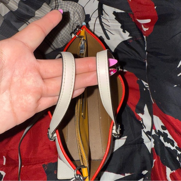 Coach Cream and Red Tote Bag with Color-Block Design - Picture 3 of 15